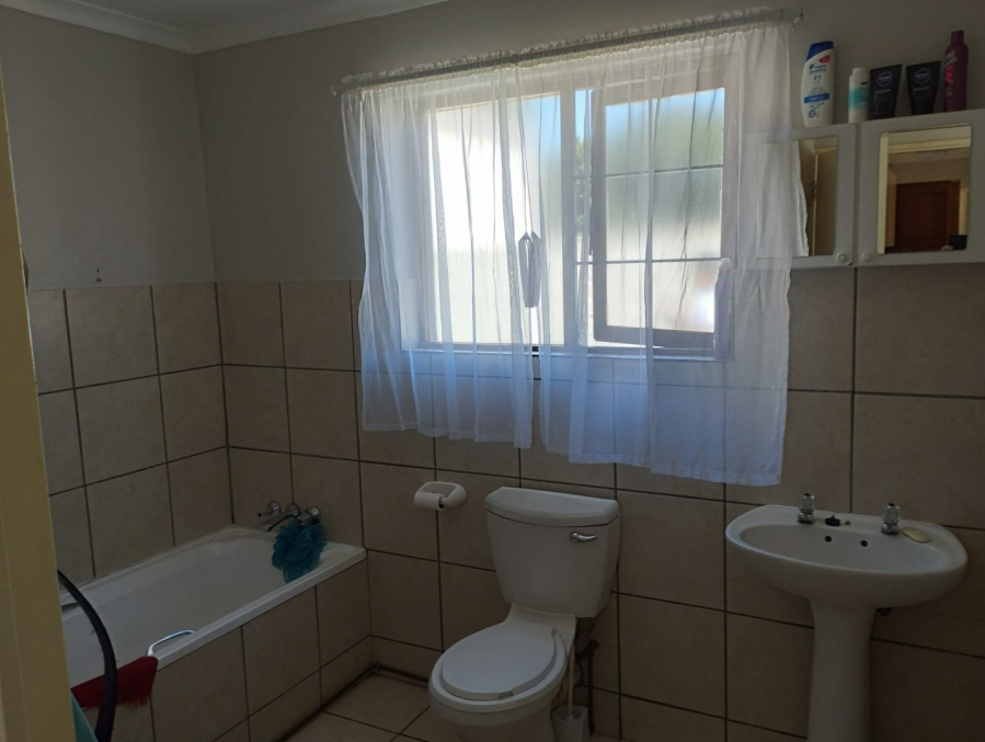 2 Bedroom Property for Sale in Langenhovenpark Free State